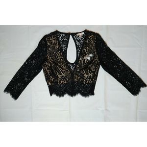 Luxxel NWOT Long Sleeve Lace Crop Top Key Hole Med